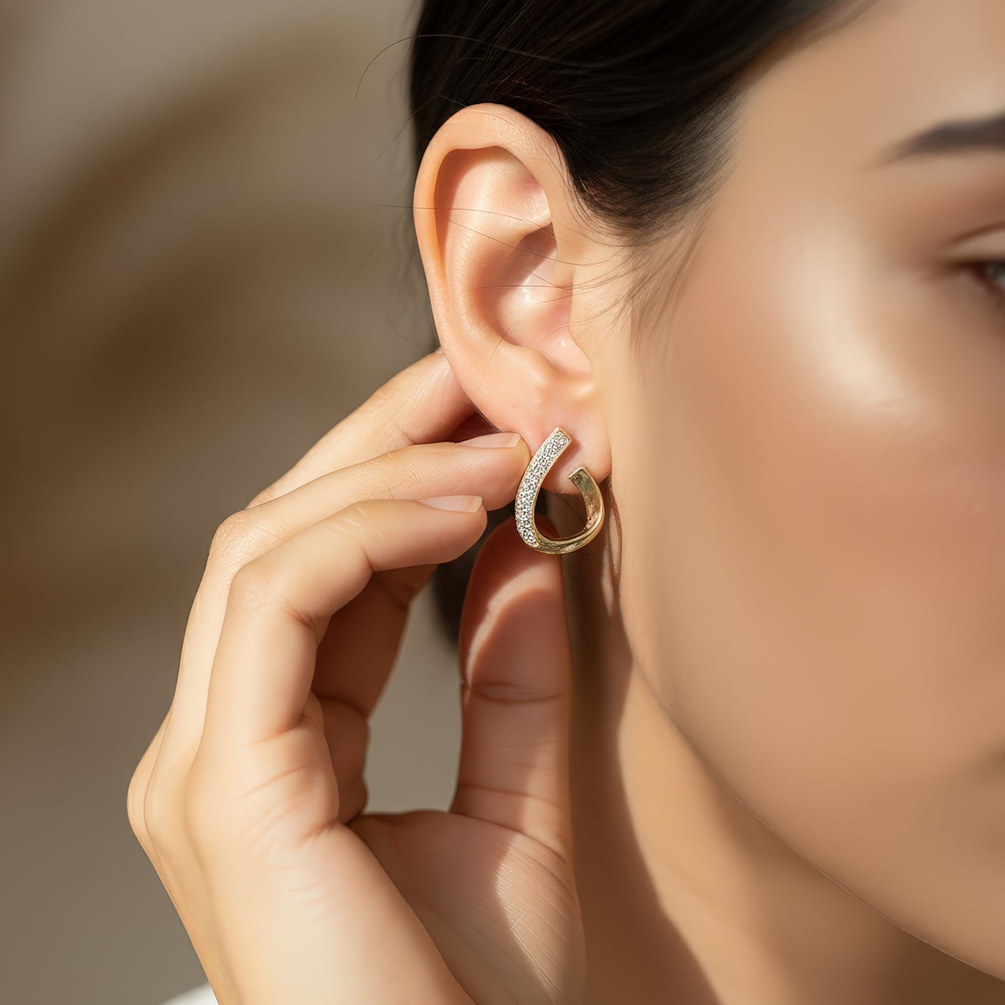 Glimmering Arc Studs