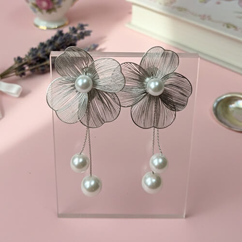 Rosé Petal Pearls